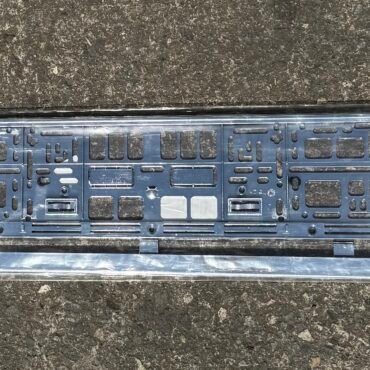 Silver (plain) number plate surrounds